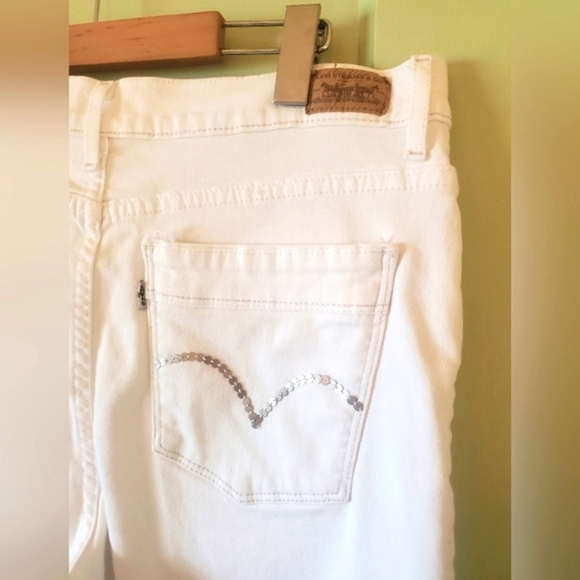 Vintage Levis slimming white capri jeans - Picture 6 of 8